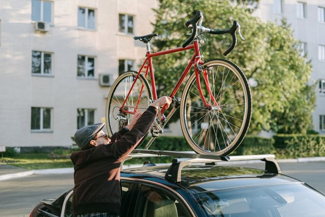 Met de fiets op vakantie? Dit zijn de beste manieren om je fiets met de auto te vervoeren